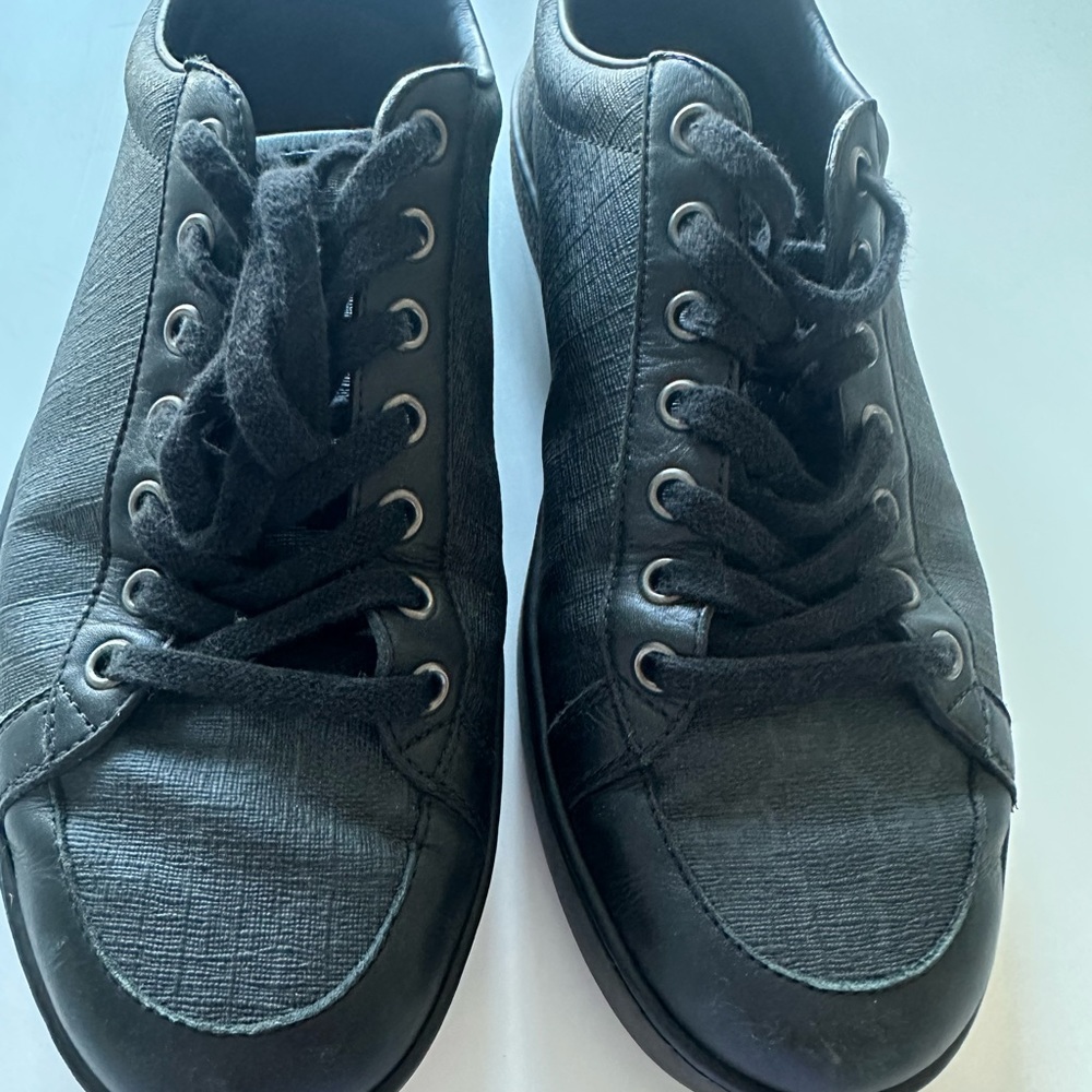 Men’s Gucci shoes - Picture 2 of 6